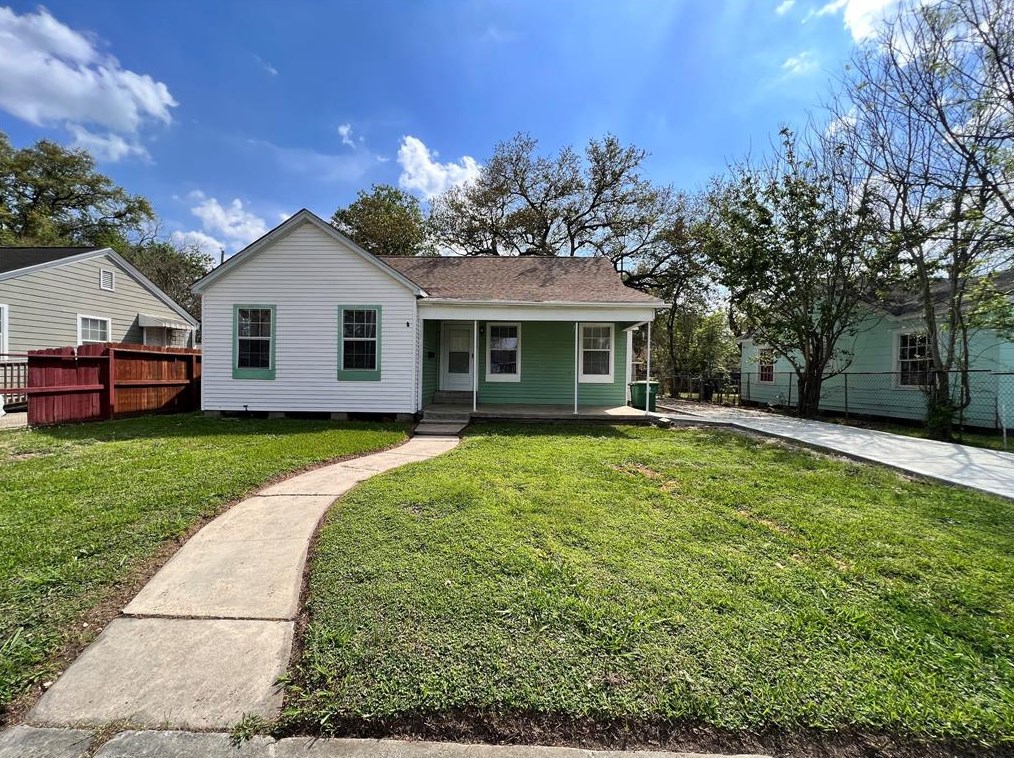 6908 Moss Rose St, Houston, TX 77087