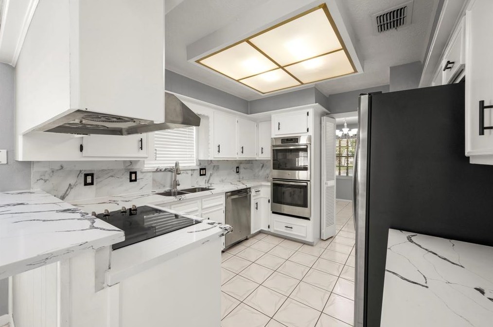 9311 Triola Ln, Houston, TX 77036