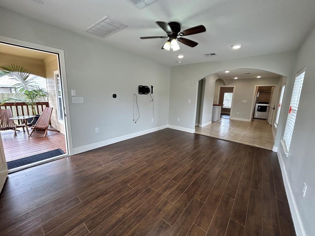 1128 Danube St, Houston TX  77051-1624 exterior