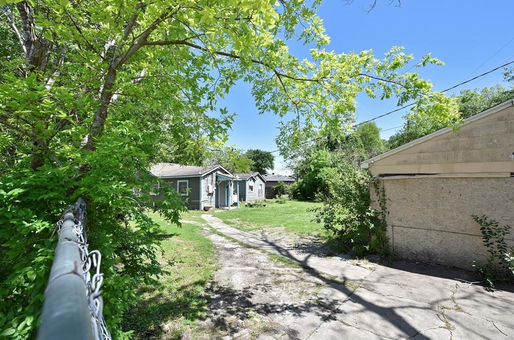 4702 Marietta Ln, Houston, TX 77021-2820
