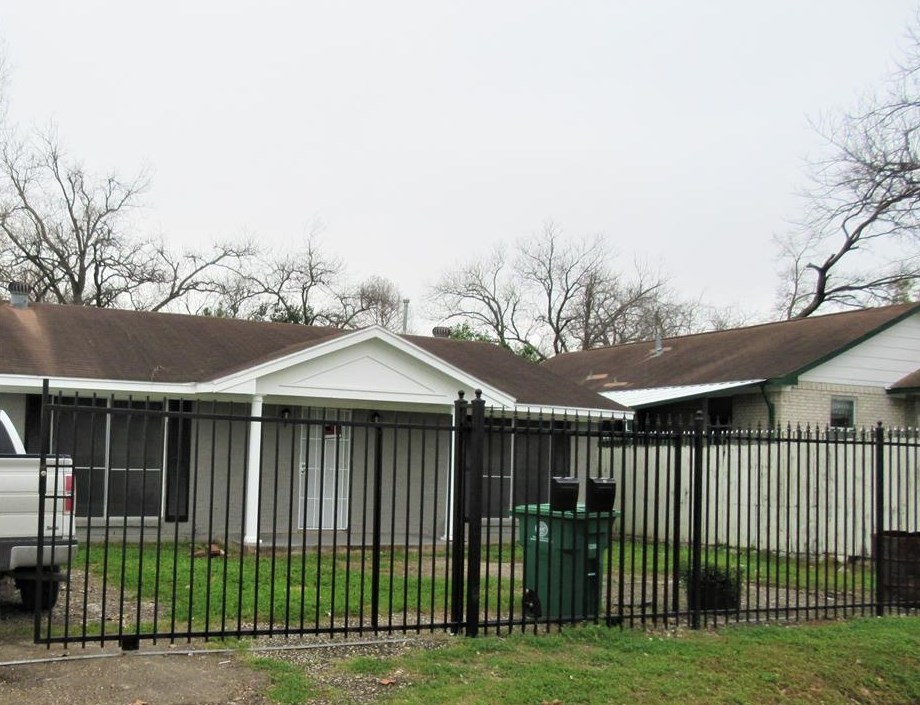 7719 Hirsch Rd, Houston, TX 77016-6218