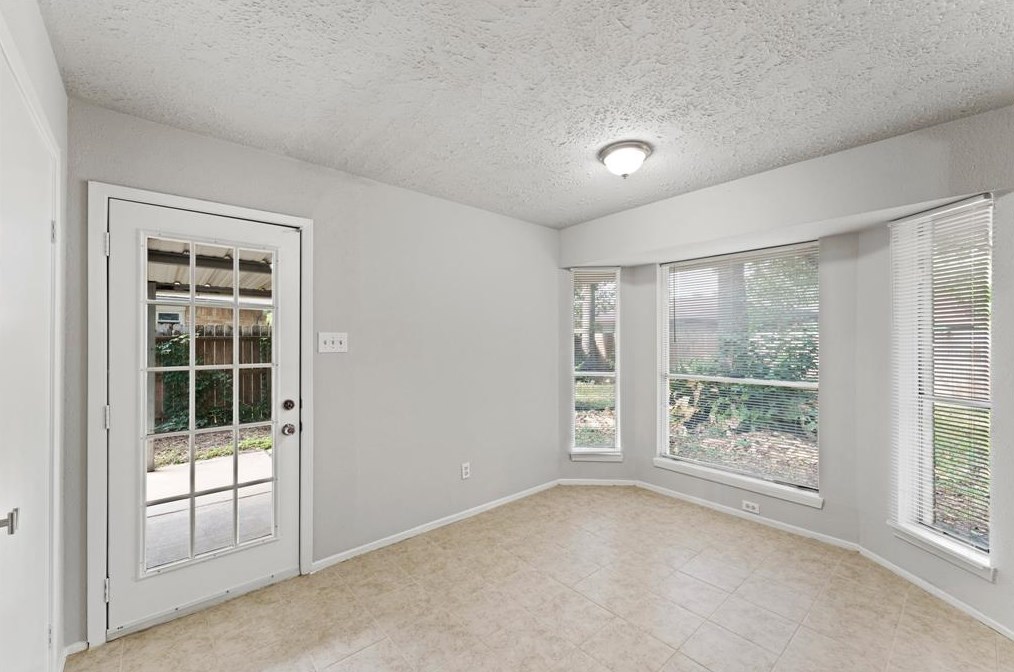 7031 Foxfield Ln, Humble, TX 77338