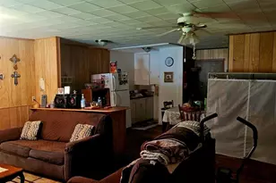 710 College St, El Campo, TX 77437 - Photo 8