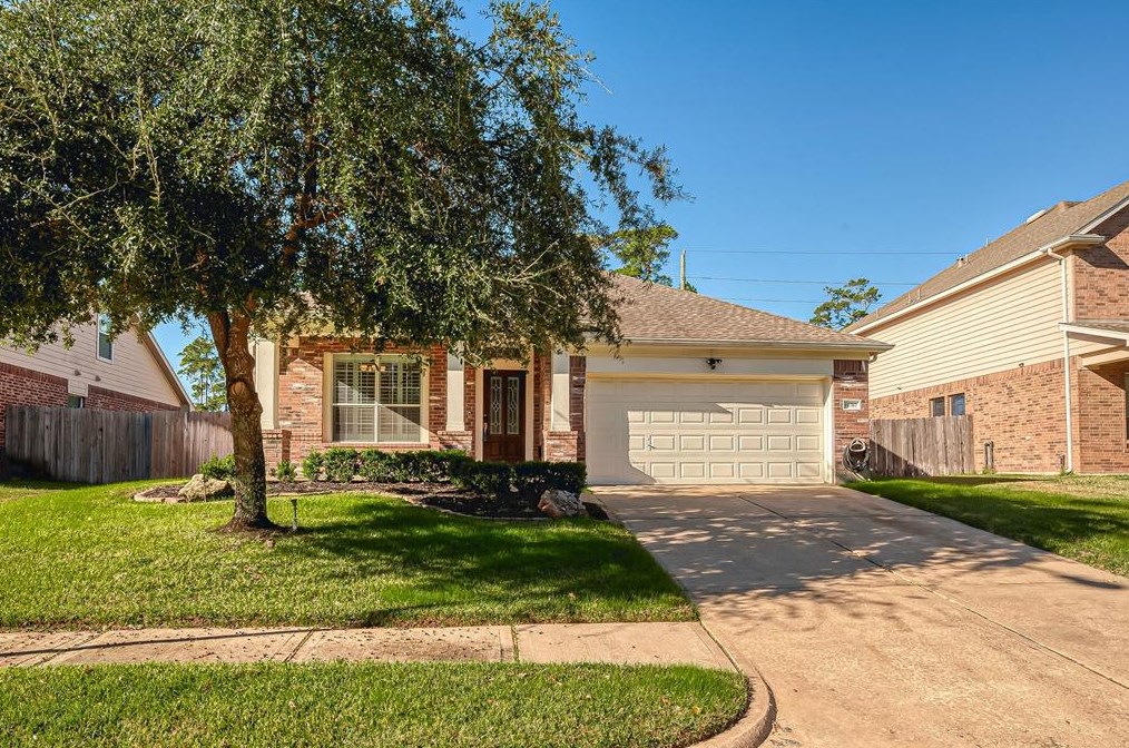 14707 Oaks Crossing Ln, Houston, TX 77070