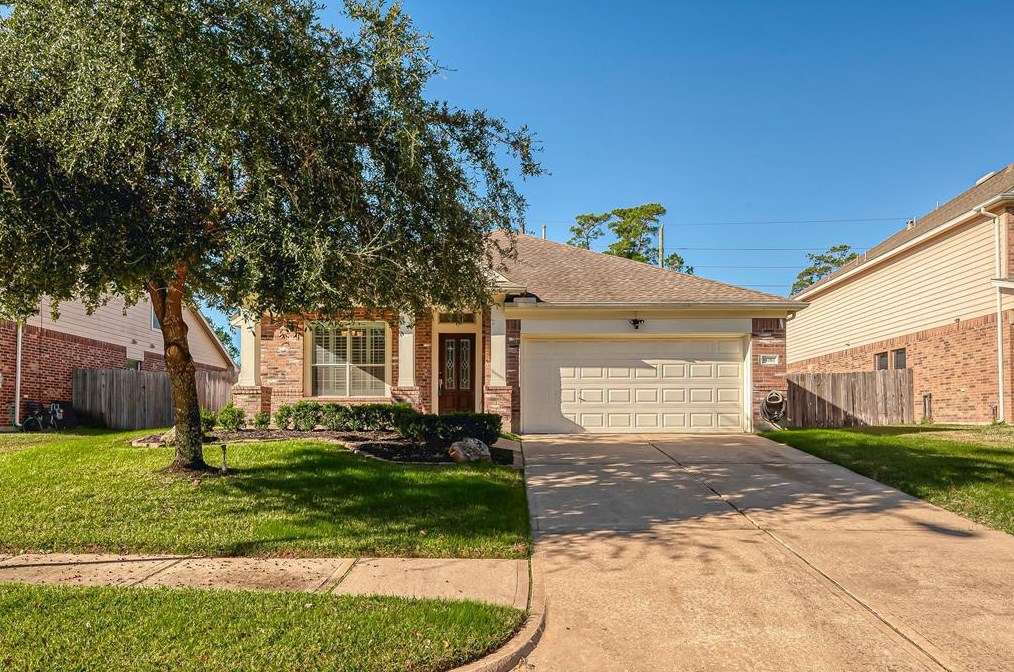 14707 Oaks Crossing Ln, Houston TX  77070-2909 exterior