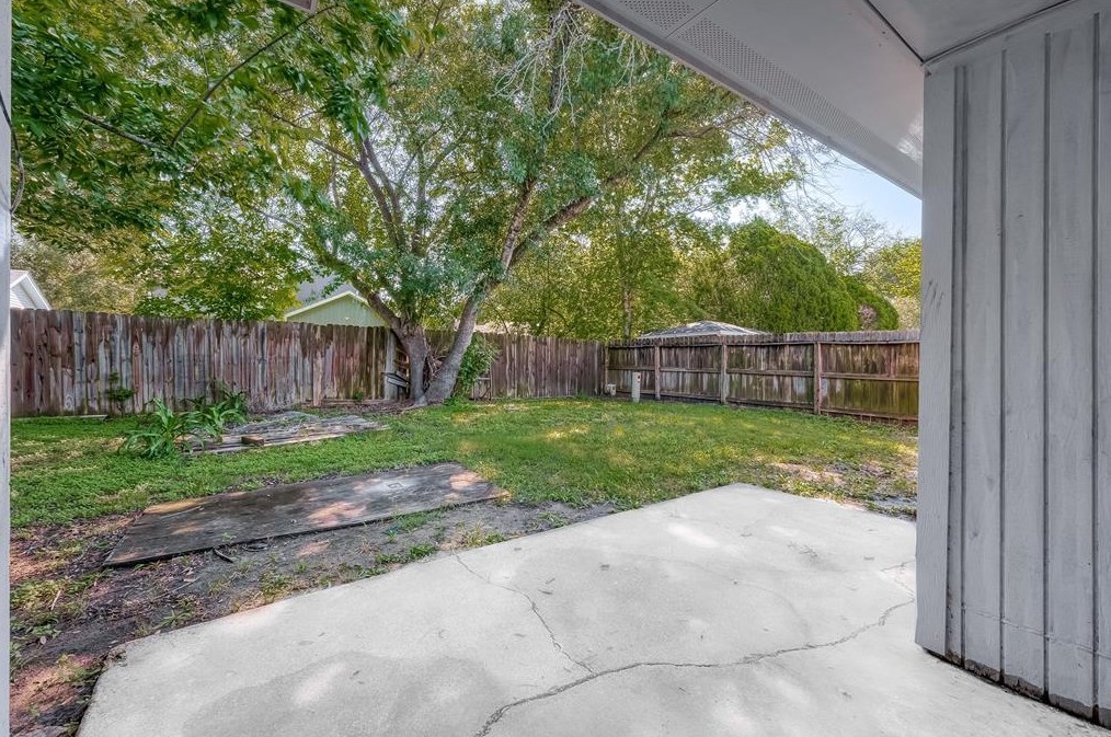 7631 Alegria Dr, Houston TX  77083-3697 exterior