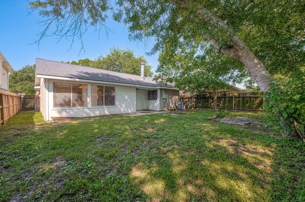 7631 Alegria Dr, Houston TX  77083-3697 exterior