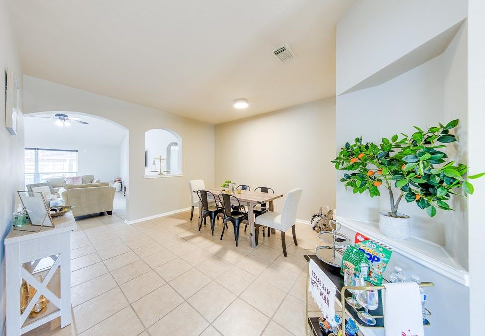 2410 Oxford Point Ln, Houston, TX 77014