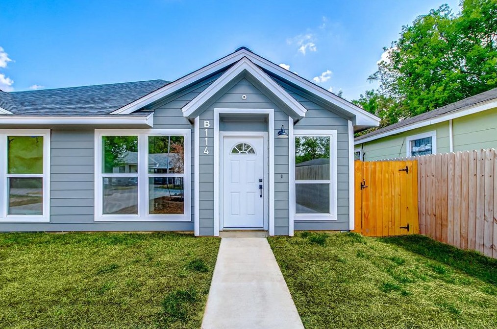 114 De Haven St #b, Houston, TX 77029