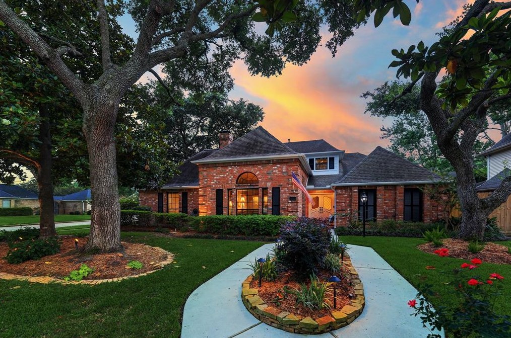 18303 Forest Town Dr, Houston, TX 77084-4237