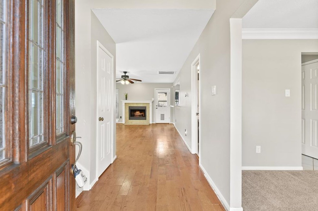 2953 Waterloo Rd, Pearland, TX 77581