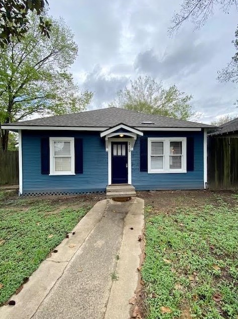 215 E Phillips St, Conroe, TX 77301