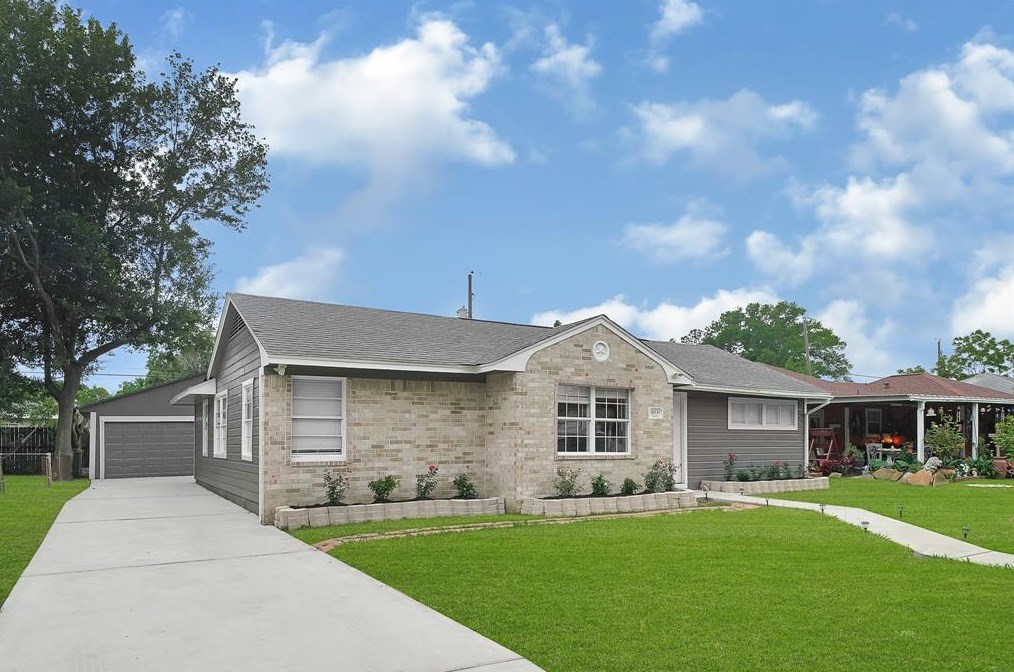 3206 Earl St, Pasadena, TX 77503-1331