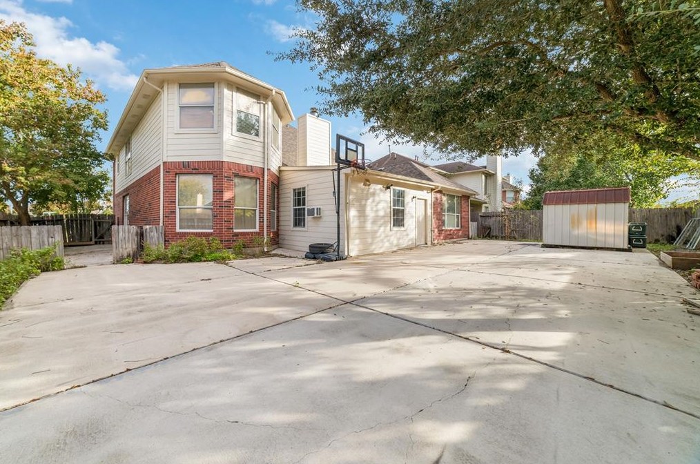 13919 Eldridge Garden Cir, Houston TX  77083-6587 exterior