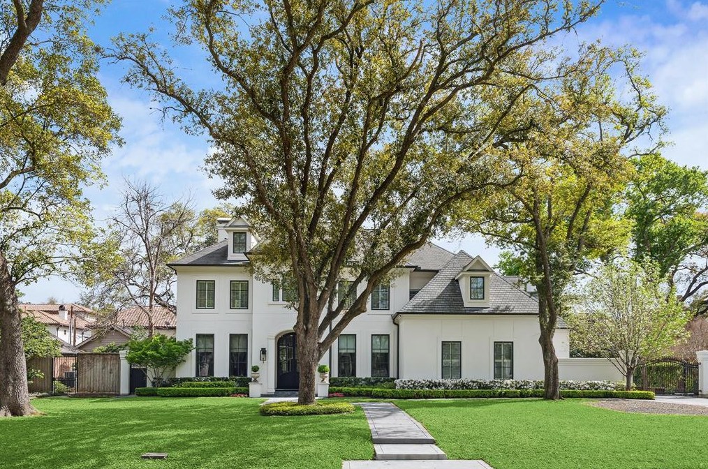 5613 Candlewood Dr, Houston, TX 77056-1606