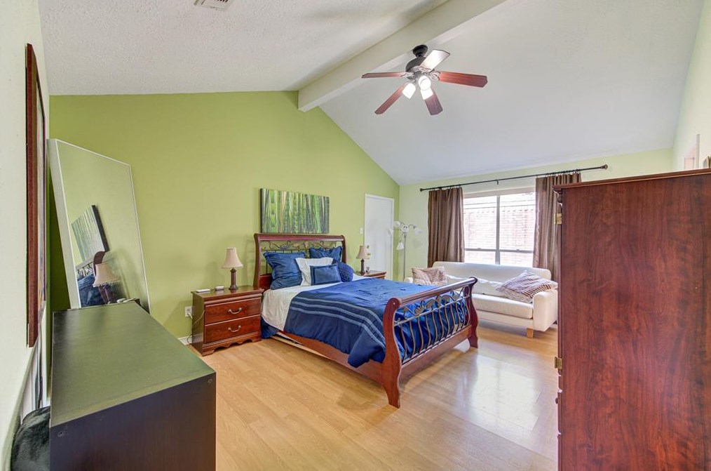 15823 Los Altos Dr, Houston TX  77083-2929 exterior