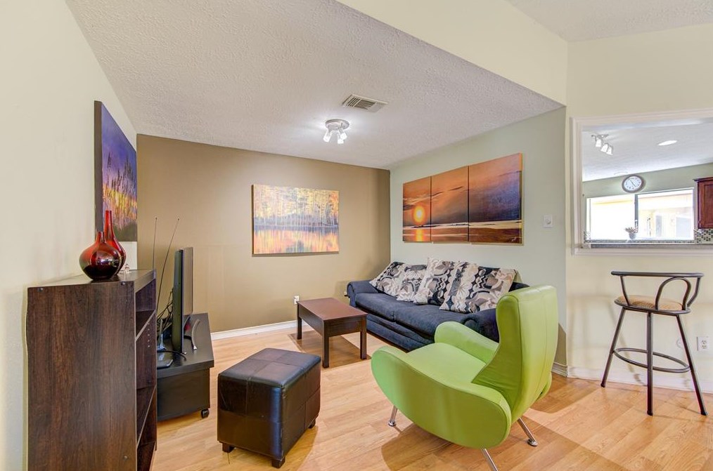 15823 Los Altos Dr, Houston TX  77083-2929 exterior