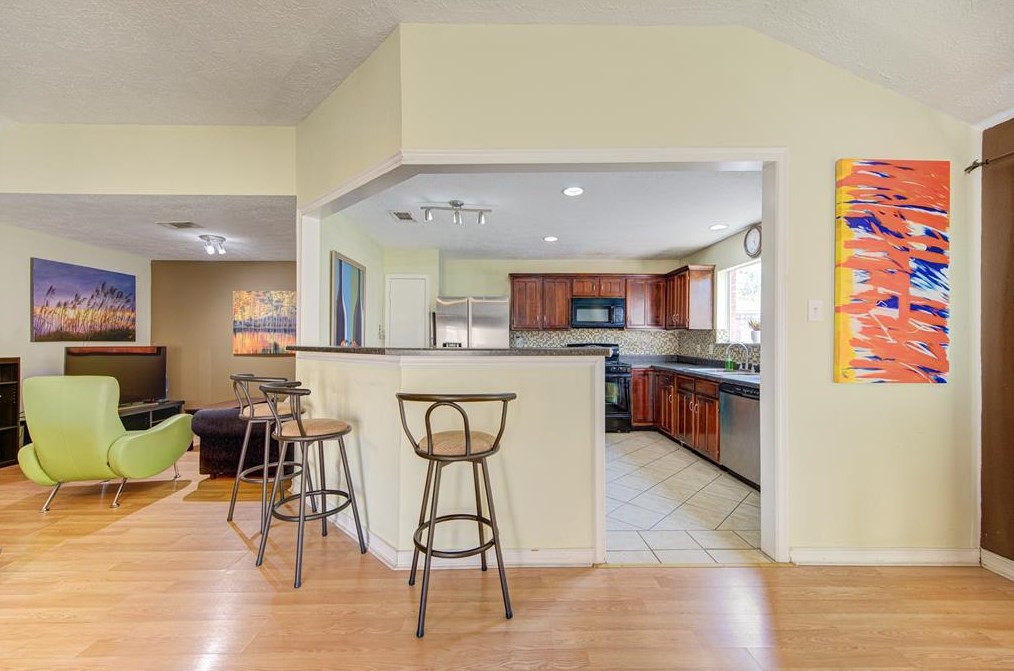 15823 Los Altos Dr, Houston TX  77083-2929 exterior