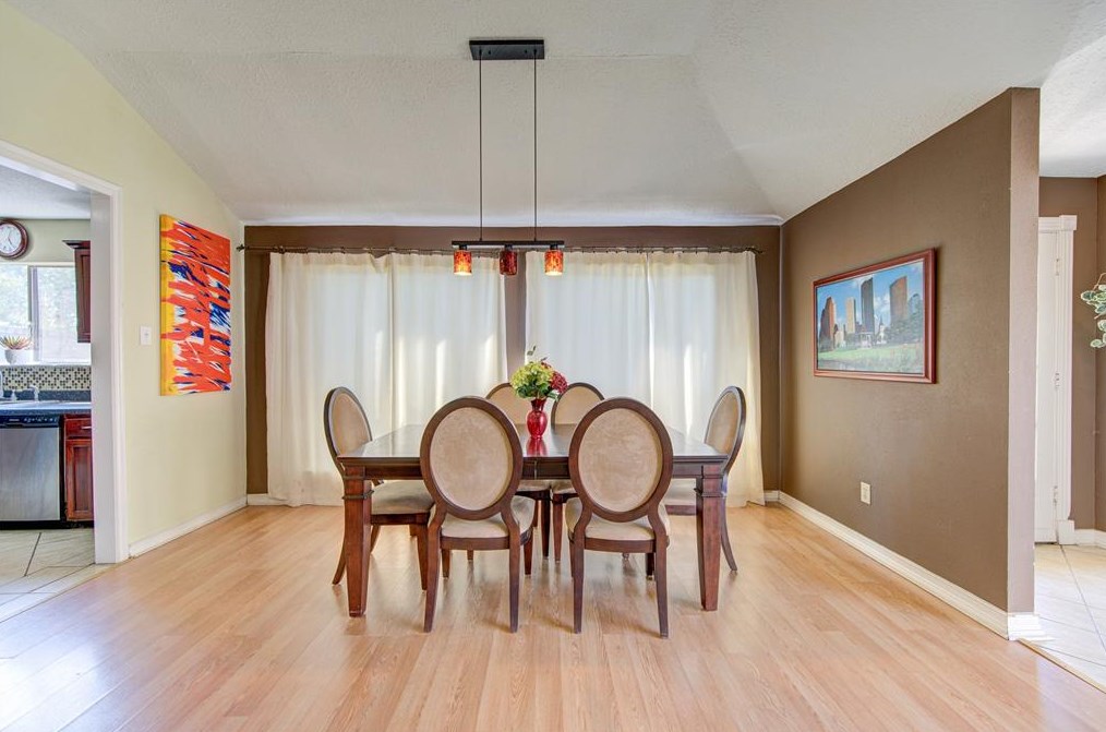 15823 Los Altos Dr, Houston TX  77083-2929 exterior