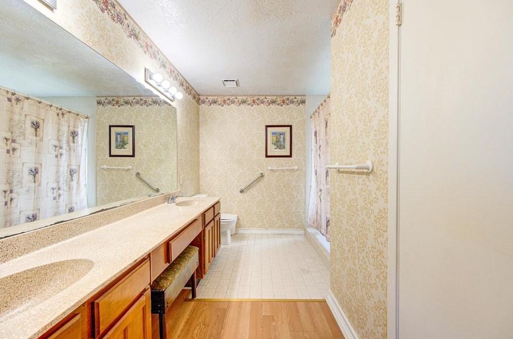 15823 Los Altos Dr, Houston TX  77083-2929 exterior