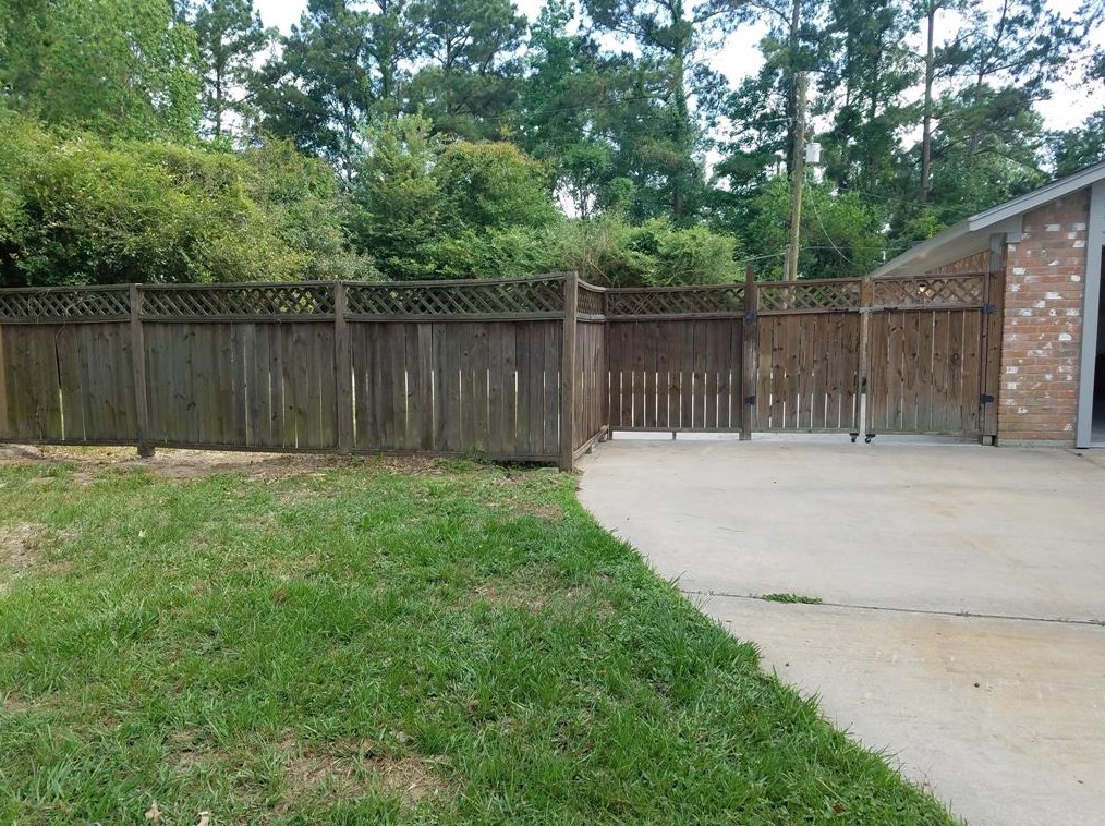 2010 Southwood Dr, Roman Forest, TX 77357