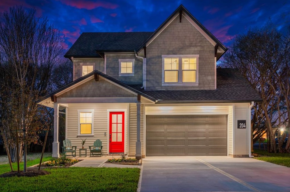 204 W Lewis St, Conroe, TX 77301