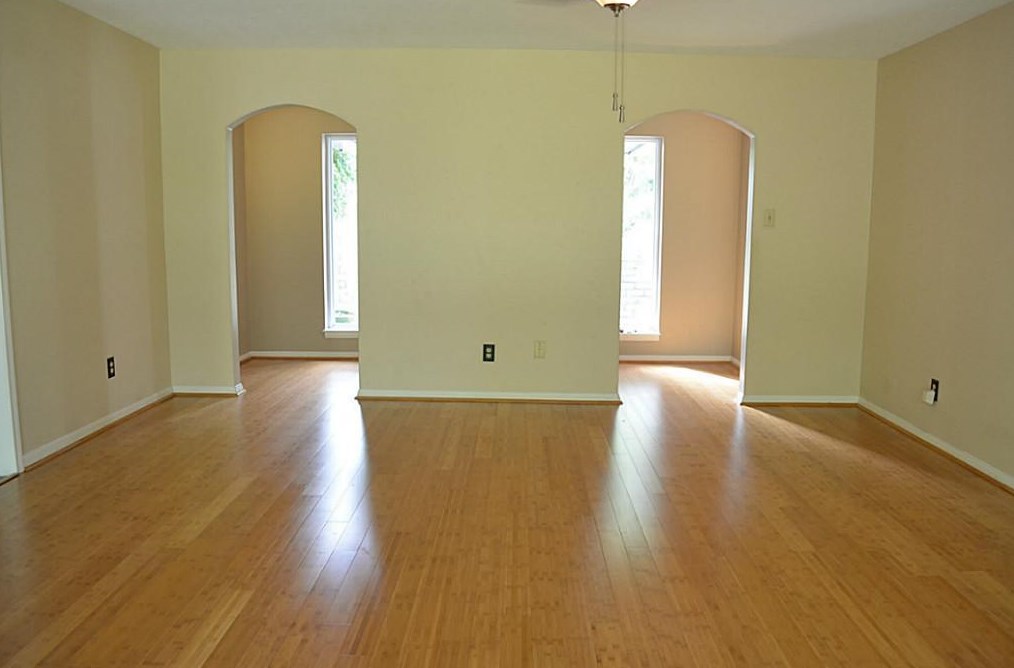 5115 Kingfisher Dr, Houston TX  77035-3016 exterior