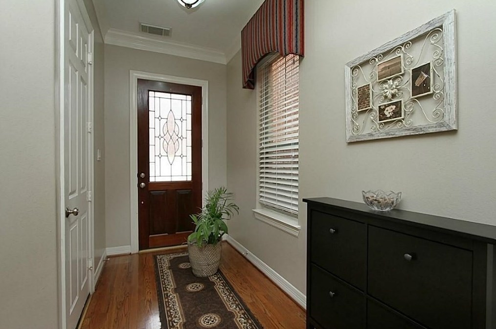 3030 Heritage Creek Ter, Houston TX  77008-6100 exterior