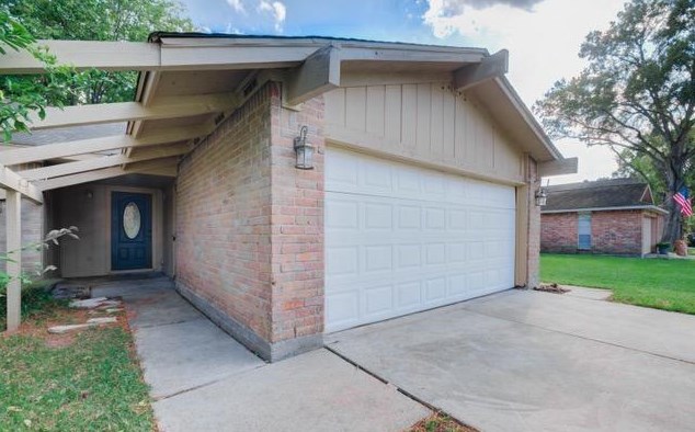 16426 Brookford Dr, Houston, TX 77059