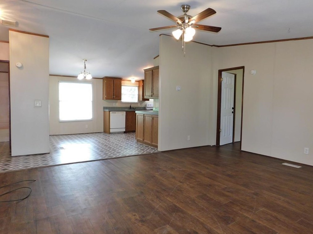 9622 Oak Hill Dr, Conroe, TX 77318