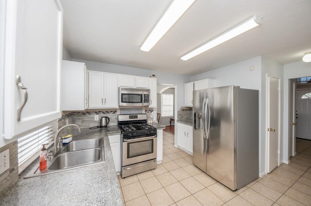 8231 Chelsea Bend Ct, Houston, TX 77083