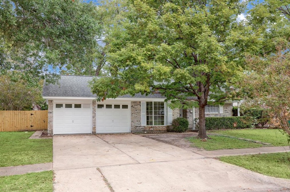 5514 Chantilly Ln, Houston, TX 77092