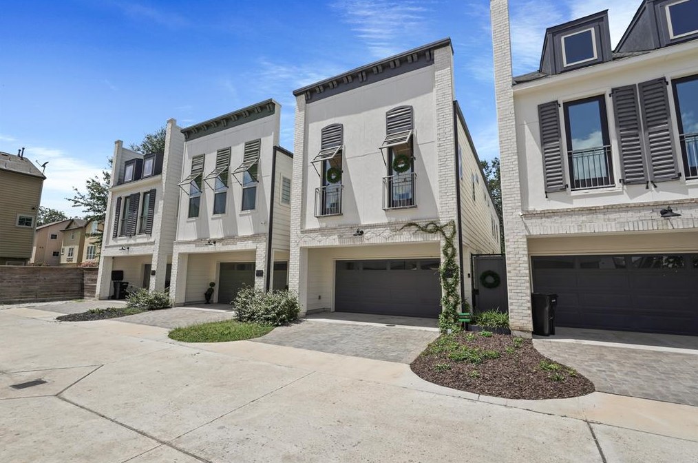 854 Fisher St, Houston TX  77018-5324 exterior