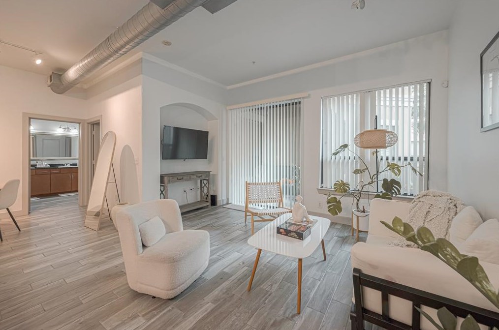1901 Post Oak Blvd #1503, Houston, TX 77056