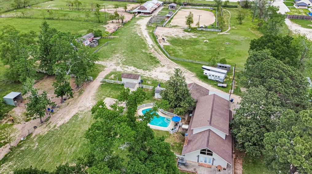 816 Chateau Woods Pkwy Dr, Conroe, TX 77385