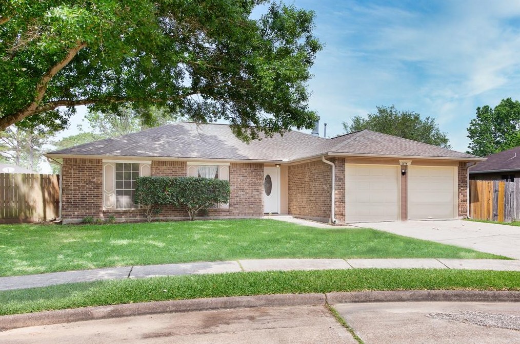 2816 Woodhall Ct, League City, TX 77573
