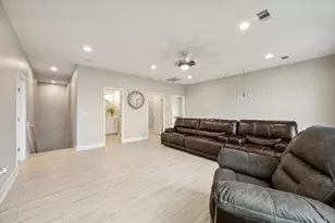 230 Bora Bora Dr, Tiki Island, TX 77554 - Photo 20