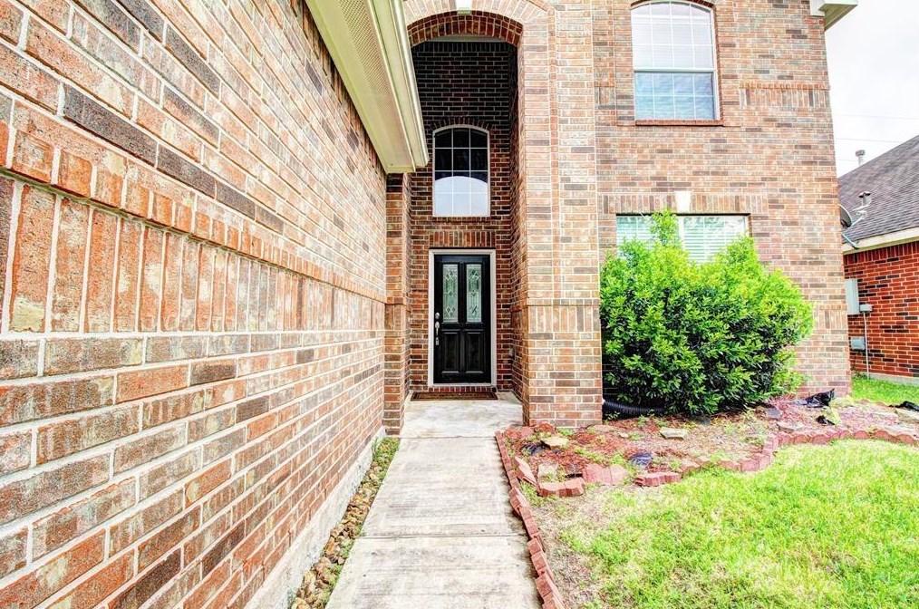6819 Great Oaks Shadow Dr, Houston, TX 77083
