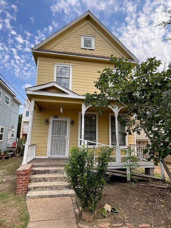 1107 Brooks St, Houston, TX 77009-8805