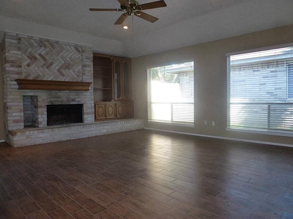 21211 Waymare Ln, Spring TX  77388-3850 exterior