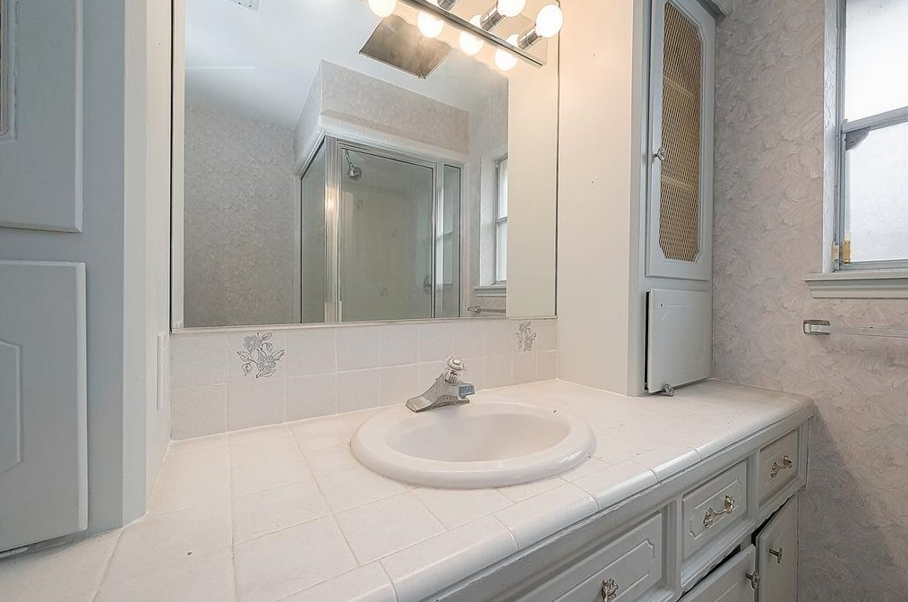 1051 Lehman St, Houston TX  77018-1427 exterior