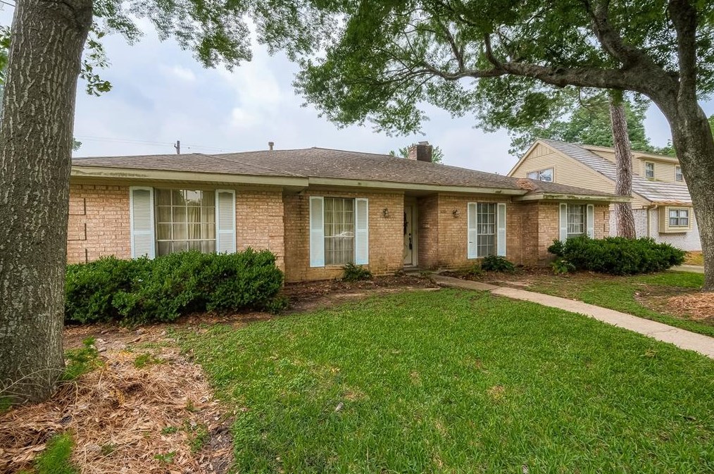 1051 Lehman St, Houston TX  77018-1427 exterior