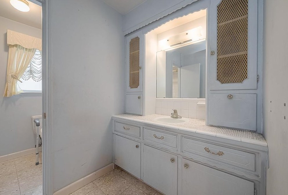 1051 Lehman St, Houston TX  77018-1427 exterior