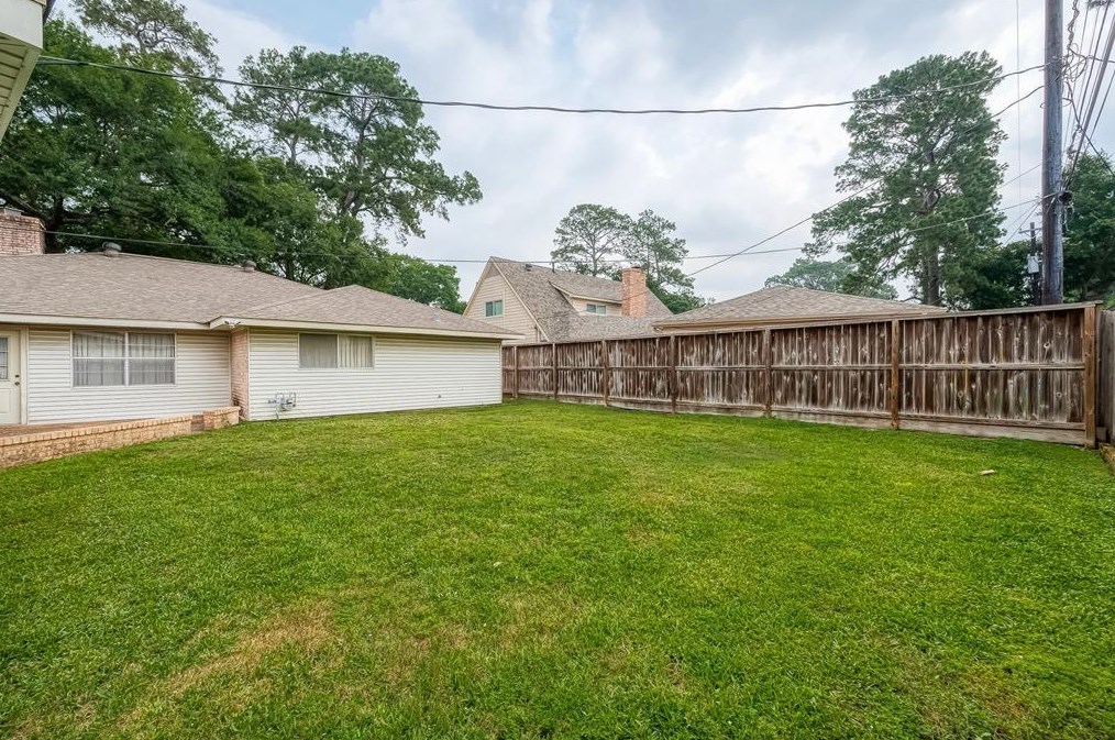 1051 Lehman St, Houston TX  77018-1427 exterior