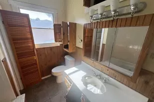 565 N Jefferson St, Goliad, TX 77963 - Photo 10