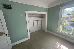 565 N Jefferson St, Goliad, TX 77963 - Photo 12