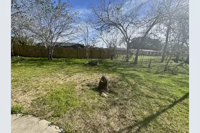 565 N Jefferson Street, Goliad, TX 77963 - Photo 20