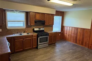 216 Schilling St, Baytown, TX 77520 - Photo 12