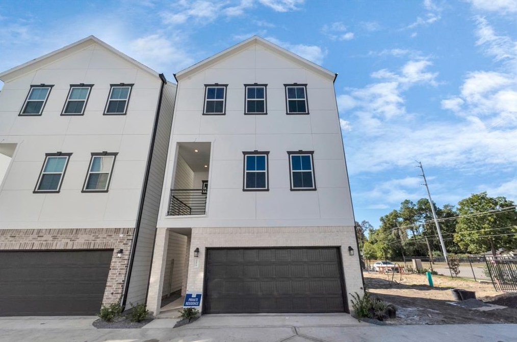 5422 Wheatley St #e, Houston, TX 77091