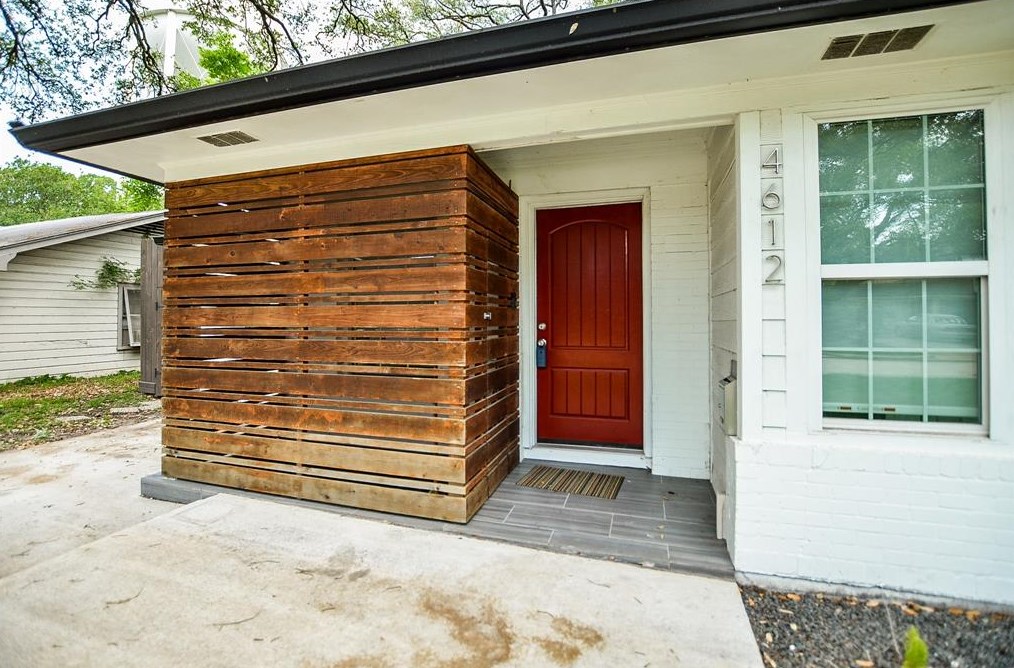 4612 Beech St, Bellaire, TX 77401